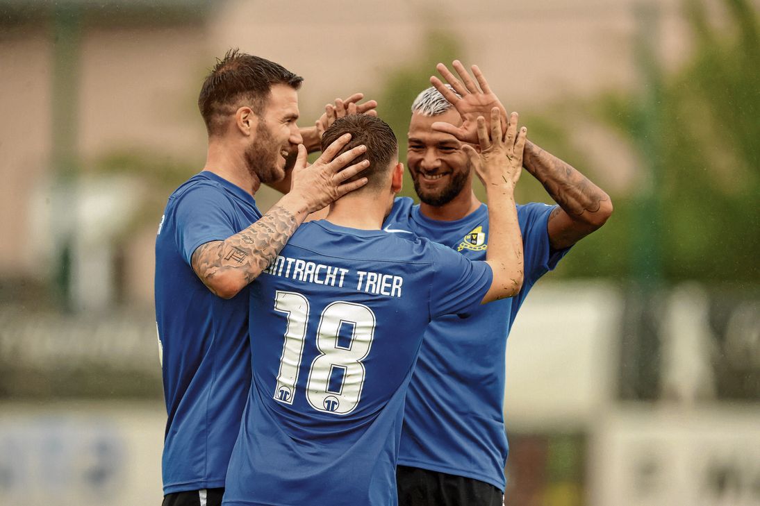 Am Ende wollen alle jubeln: Eintracht Trier startet am Samstag,29. Juli, in die neue Oberliga-Spielzeit. Für den Regionalliga-Absteiger gibt es für diese Sasion nur ein Ziel: Der Aufstieg muss her.