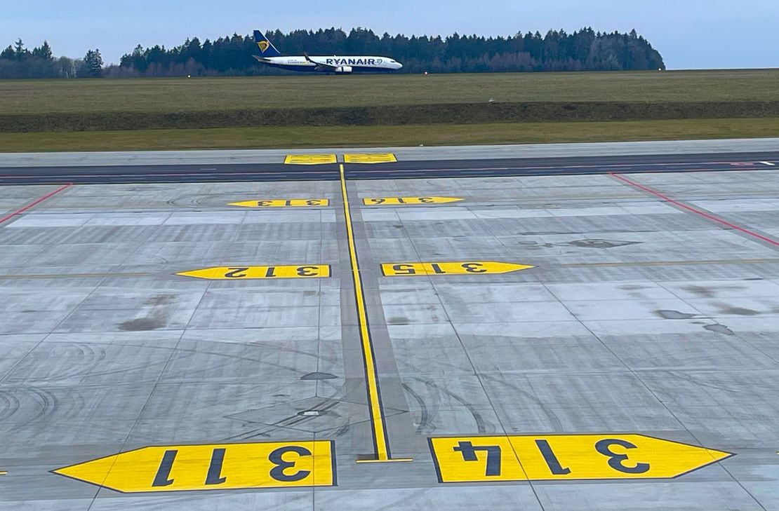 Blick auf die neue Vorfeldfläche am Flughafen Hahn.