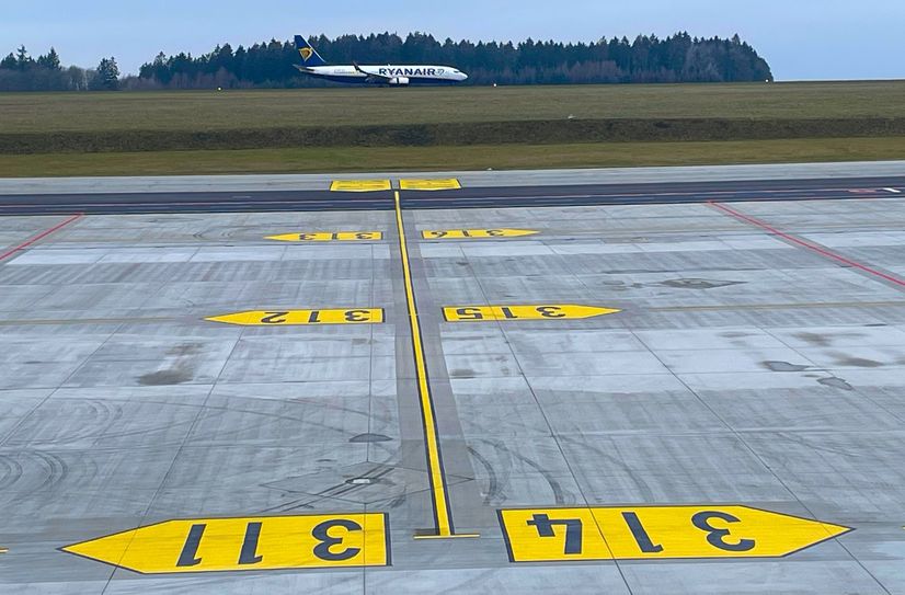 Blick auf die neue Vorfeldfläche am Flughafen Hahn.