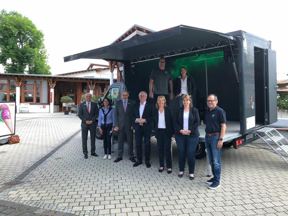 Mit dem »LaLa-Mobil« soll die »Dauner Kultour« wieder erwachen. Das Konzept stellten die Macher im Forum Daun vor. Foto: Mager