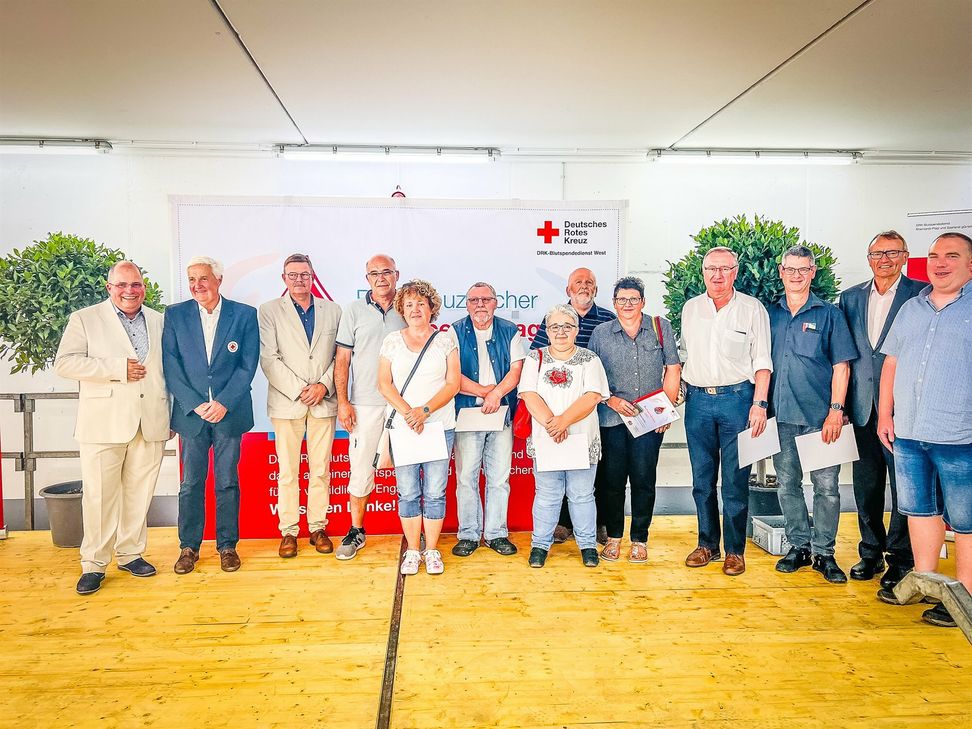Anlässlich des 60-jährigen Bestehens ehrte der DRK-Blutspendedienst 60 Blutspendende und ehrenamtliche Helferinnen und Helfer.