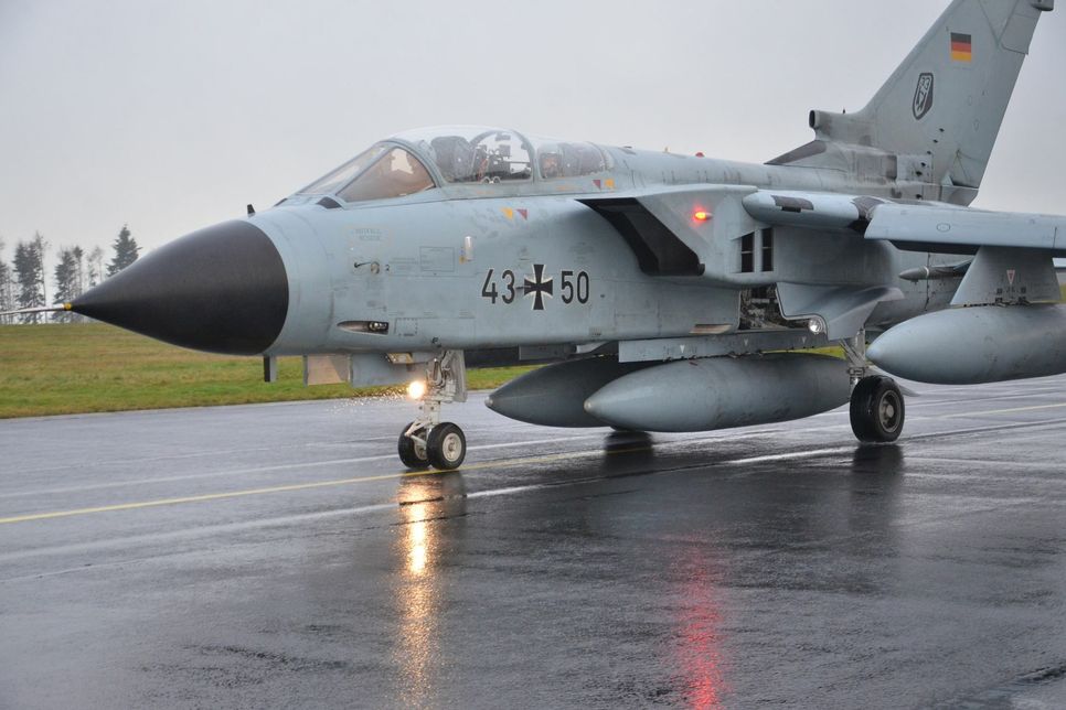 Die Tornados werden als Aufklärungsflugzeuge im Kampf gegen den Islamischen Staat (IS) eingesetzt.