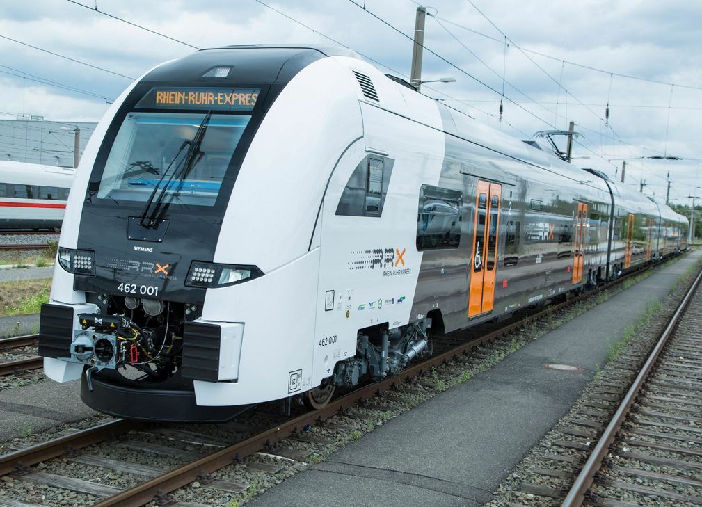 Linie RE 5 (RRX) hält auch in Oberwinter. Foto: Kompetenzcenter Marketing NRW (KCM)