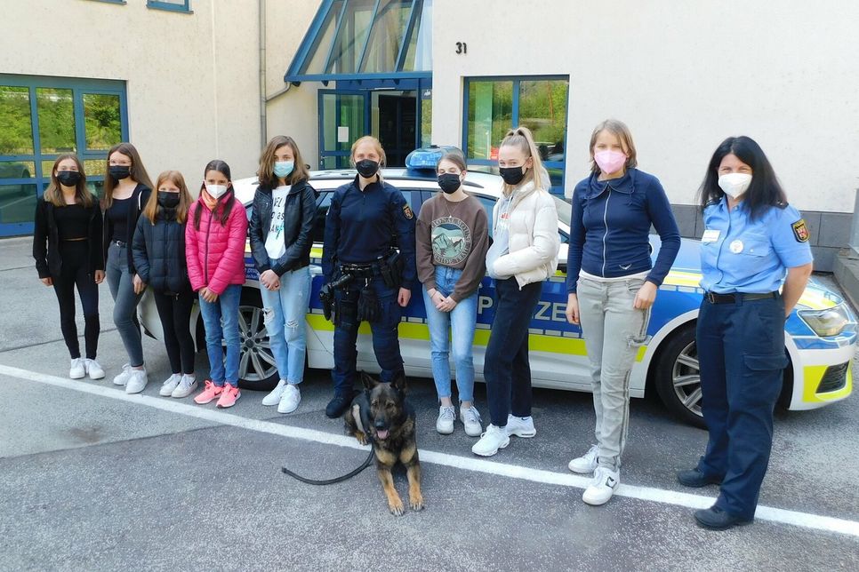 Beim »Girl‘s Day« war in Cochem unter anderem die Polizeihundestaffel zu Gast.