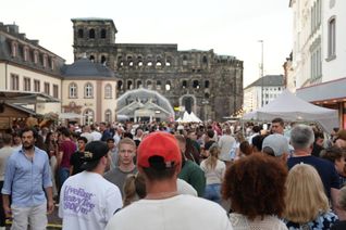 Das Trierer Altstadtfest zählt zu den größten und publikumsstärksten Veranstaltungen der Region.