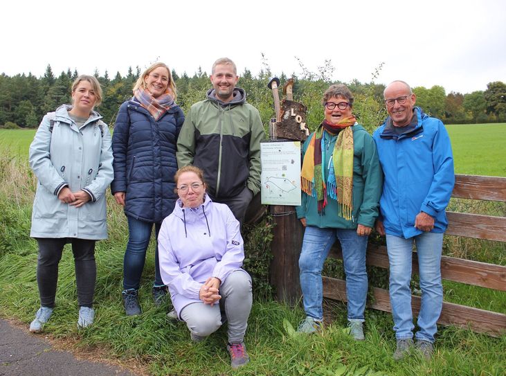 Mit vereinten Kräften wurde der Wichtelweg Wirklichkeit (v.l.): Ramona Müller und Sabrina Knie für den Kita-Elternbeirat, Kitaleiterin Manuela Noé, Ortsvorsteher Thomas Müller sowie Brigitte und Wilfried Schäfer (Vorsitzende und Wanderführer Eifelverein Sötenich).