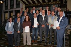 Die Geehrten aus der Verbandsgemeinde Saarburg-Kell gemeinsam mit Landrat Stefan Metzdorf (2.v.l.) und Bürgermeister Jürgen Dixius.