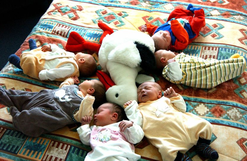 Vor zehn Jahren hat die Eifeler Bevölkerung gemeinsam mit der Politik um den Erhalt von Geburtshilfe und Krankenhaus gekämpft. Mit Erfolg! Seither gibt es im WochenSpiegel die »Neuen Bürger im Monschauer Land«. Soll das nun ein jähes Ende haben oder können die Menschen in der Region doch noch etwas bewegen für werdende Mütter und ihre kleinen Wunder? Archivfoto: T. Förster