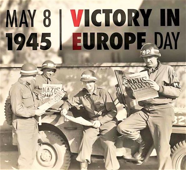 Am Tag des Sieges vor 75 Jahren große Freude bei der US Army. Foto: HeuGeVe/Nara