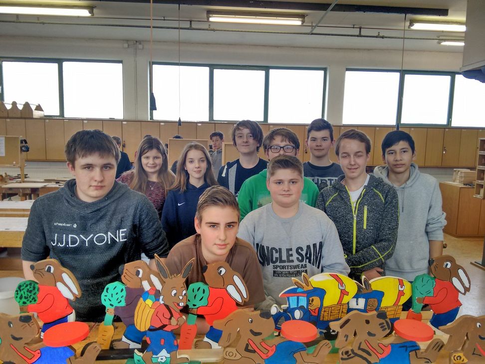 Auf dem Bild bei PRÜM Türenwerke: Florian Dimmer, Michelle Rossler, Theresa Lochen, Sebastian Schüring, Pit Schuller, Sebastian Spoo, Felix Thommes, Jens Weiland, Marco Hau.