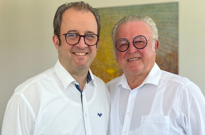 Johannes Leo Schumacher unterstützt seit über 20 Jahren den Monschauer Verein »Antoniusbrot«, indem er seine Backwaren im Tausch gegen Brotmarken an hilfsbedürftige Monschauer Familien ausgibt. Diese Tradition führt auch sein Sohn Sebastian Schumacher seit der Geschäftsübernahme fort.