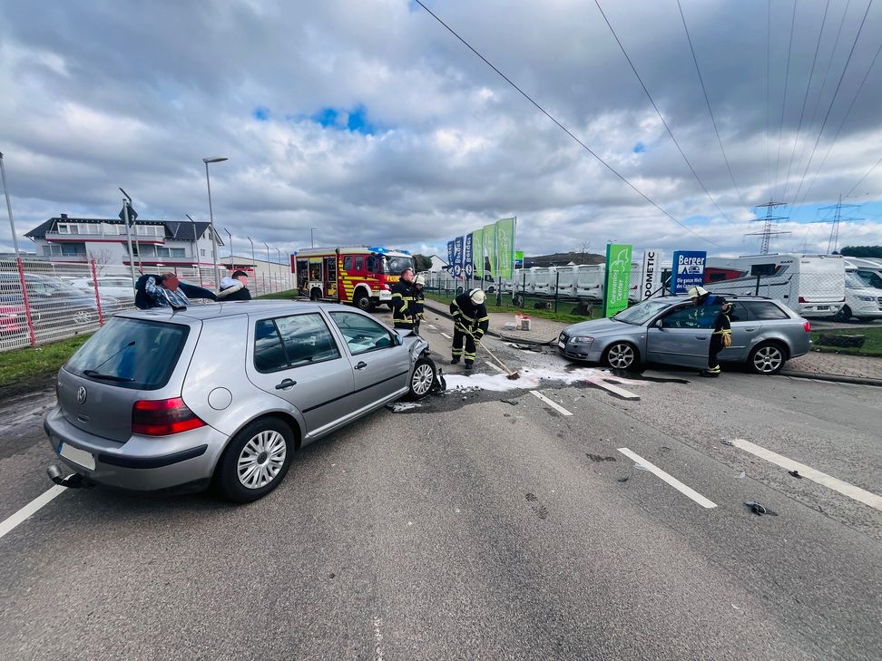 Die Mainzer Straße war nach dem Unfall rund eine Stunde lang voll gesperrt.