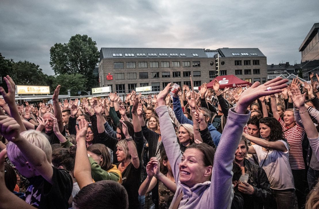 Insgesamt dürfen maximal 5.000 Zuschauer auf den Viehmarkt.