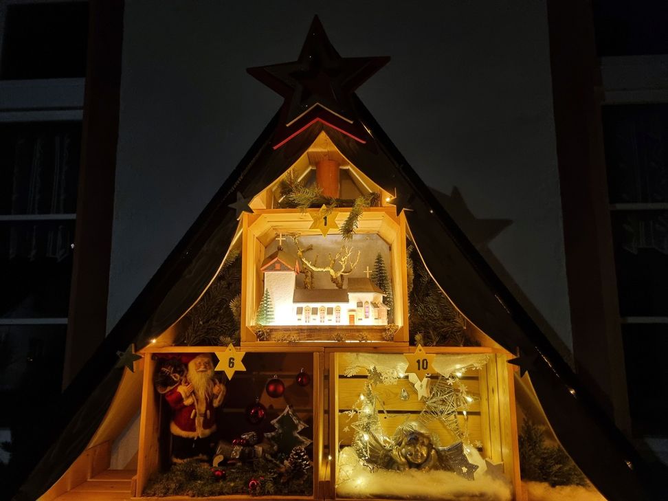 In der Kiste Nr. 1 befindet sich beispielsweise ein realistischer Nachbau der alten Alendorfer Kirche.