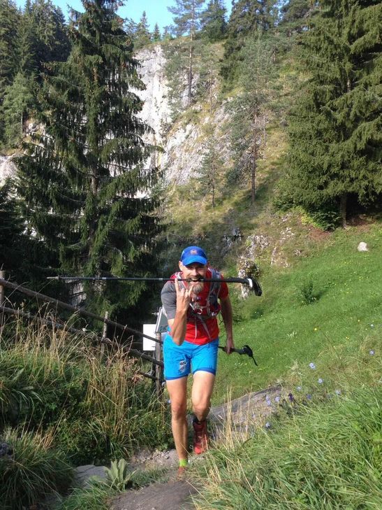 7.130 Höhenmeter hat Holger Lapp bewältigt. Doch das Laufen über Stock und Stein scheint dem Trailrunner aus Konzen großen Spaß zu machen.