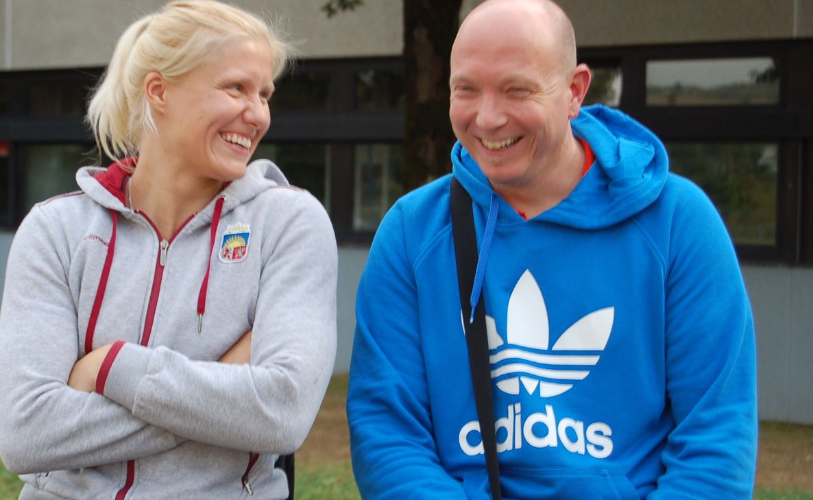 Einst waren sie unerbittliche Rivalen auf dem Spielfeld, seit fast vier Jahren sind Diana Dadzite und Dirk Passiwan ein Paar – bei dem auch der Spaß nicht zu kurz kommt...