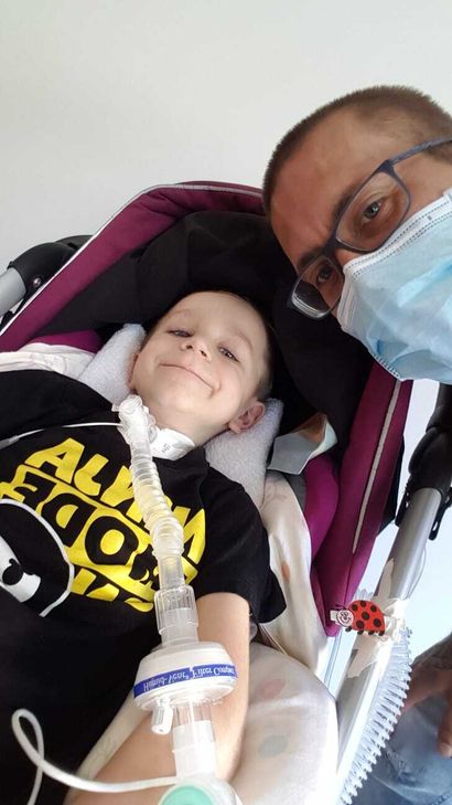 Tim zusammen mit seinem Vater. Foto: Privat