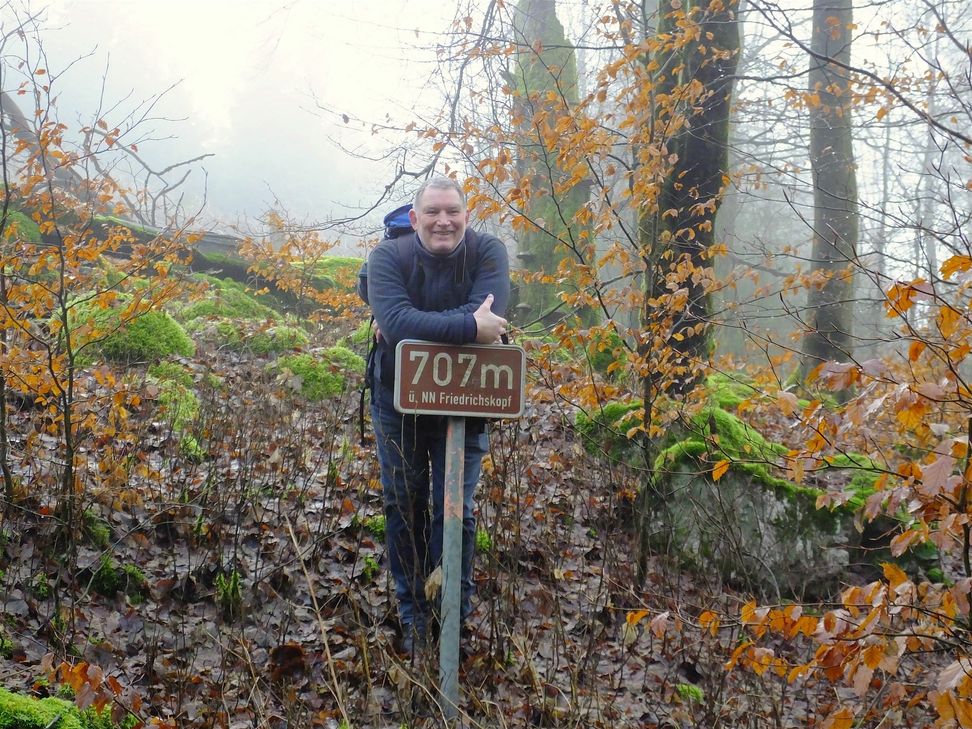 Gerhard Hänsel ist zertifizierter Nationalparkführer und nimmt Interessenten mit zum Tiroler Stein. Foto: FF
