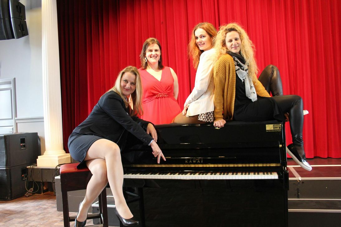 Auf dem Foto zu sehen sind v.li.n.re.: Barbara Ullmann, Conny Hain, Gitte Reppin, Nadia Migdal. Foto: Presseamt