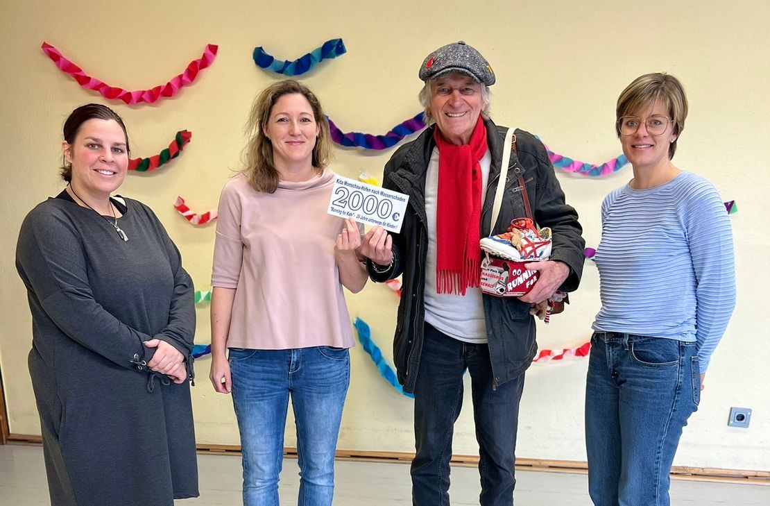 2000 Euro spendete Peter Borsdorff aus seiner Aktion »Running for Kids« an den Förderverein des Kindergartens aus Höfen.