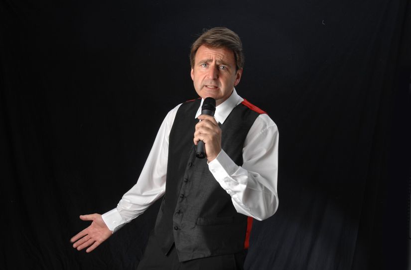 Ein Udo Jürgens-Double sorgt am Sonntag, 6. Juli, beim Frühschoppen für Stimmung.