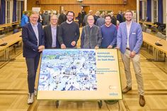 Bildunterschrift: (Foto: Sascha Ditscher/evm) Sie stellten die Wärmeplanung vor (von links): Marcelo Peerenboom, Jochen Brosi, Hubertus Hacke-Dietze, Dirk Meid, Markus Schlösser und Helge Lippert.