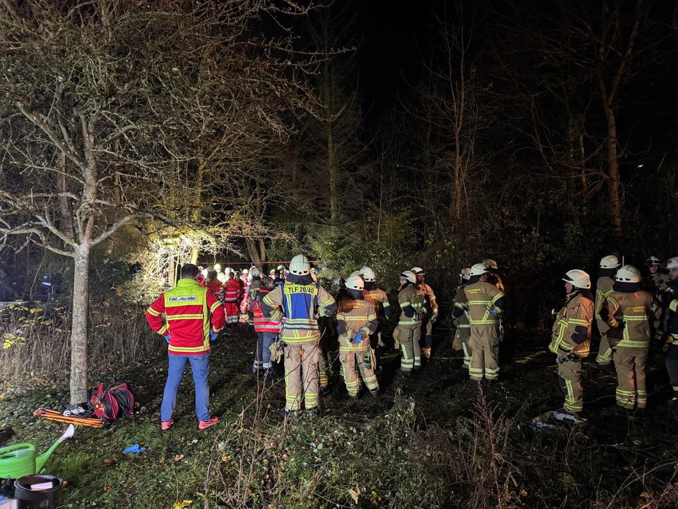 Neben der Bergwacht Ettringen, der Höhenretter der Berufsfeuerwehr Koblenz war auch die Feuerwehr Mendig im Einsatz.