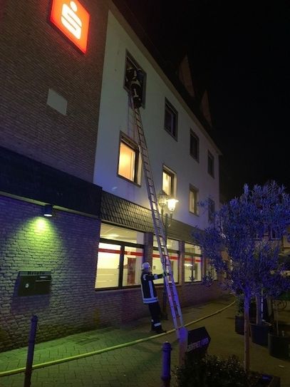 Erkundung über die Leiter. Foto: FFW Adenau