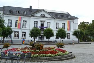 Die Stadtverwaltung Sinzig stellt vorsorglich Sandsäcke zur Verfügung. Archivfoto: Mager