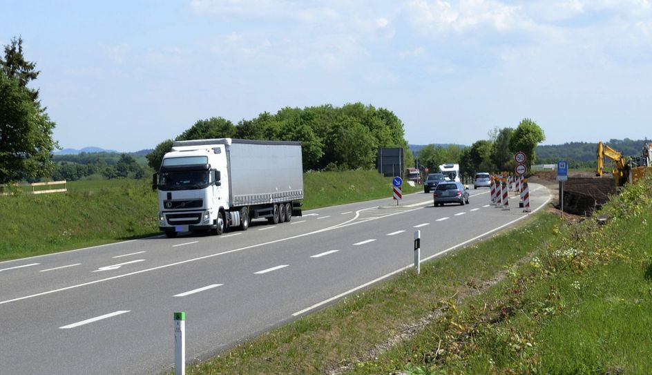 Auf zahlreichen Straßen, wie hier an der B 258 in Blankenheim, stehen in nächster Zeit umfangreiche Arbeiten an.