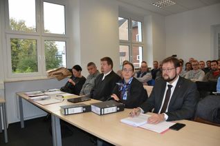 Am heutigen Mittwoch trafen sich Bitburgs Bürgermeister Joachim Kandels und sein Ex-Feuerwehr-Wehrleiter mit ihren Anwälten vor dem Verwaltungsgericht in Trier. Fotos: Sybille Schönhofen