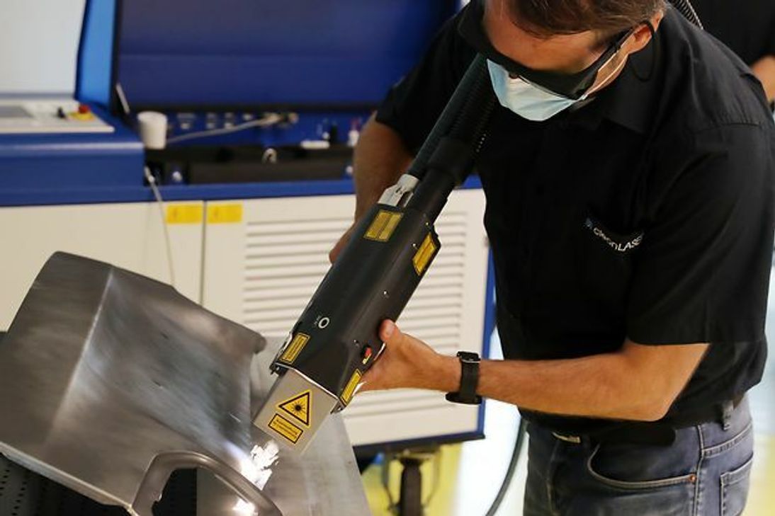 Industrieunternehmer bewerten ihre aktuelle Situation deutlich schlechter als die Befragten in anderen Wirtschaftssektoren: Vier von zehn beurteilen die Lage negativ, nur jeder sechste ist zufrieden. Zeitgleich sind bei sieben von zehn Betrieben die Umsätze in den zurückliegenden Monaten im Vergleich zum Vorjahr gesunken. Lediglich jeder achte Befragte berichtet von einer positiven Umsatzentwicklung. Die Auslastung der Produktionskapazitäten sank geringfügig auf 73 Prozent. Sie liegt damit weit unter dem langjährigen Durchschnitt von 80,9 Prozent. Foto: Andreas Steindl / IHK