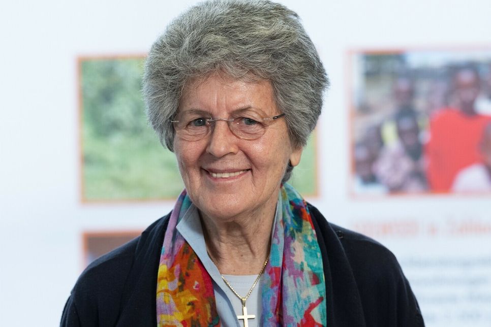 Eine starke Stimme für die Rechte von marginalisierten Frauen ist verstummt: Lea Ackermann ist am Dienstag im Alter von 86 Jahren verstorben.