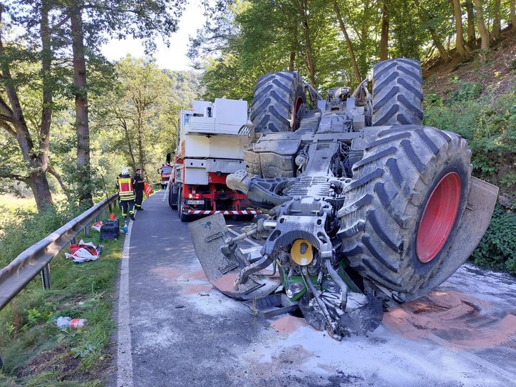 Die Bergungsarbeiten dauern an.