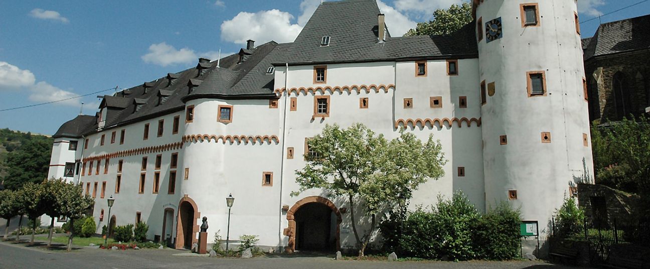 Das Schloss von der Leyen in Gondorf beeindruckte die Teilnehmer der Exkursion des Rheinischen Vereins für Denkmalpflege und Landschaftsschutz.