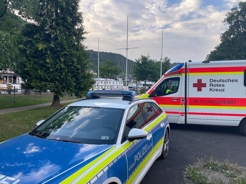 Ein Großeinsatz von Rettungskräften, Feuerwehr und Polizei läuft derzeit in Treis-Karden.