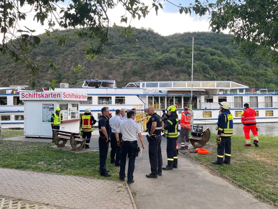 Ein Großeinsatz von Rettungskräften, Feuerwehr und Polizei läuft derzeit in Treis-Karden.