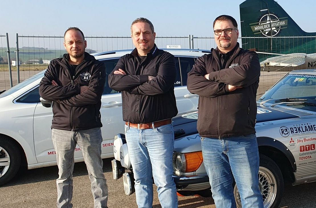 Von links: Daniel Nels (KFZ Mechaniker), Wolfgang Klauck (Geschäftsführer) und Frank Klein (Werkstattleiter).