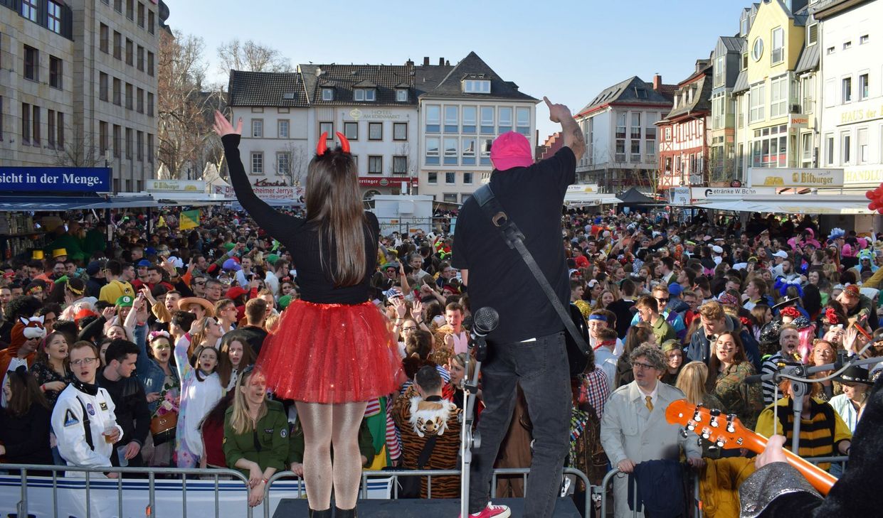 Alkohol, Glasflaschen, Waffen und Cannabis: Damit die Party im Käfig morgen sicher bleibt, hat die Verwaltung einige Regeln erlassen.