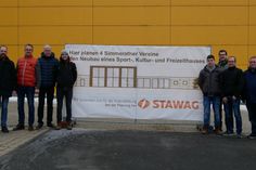 Vertreter der beteiligten Vereine am Projekt »Bürgerhaus« freuen sich über die Zuwendung der Stawag über 2000 Euro: (v.l.) Roland Wilden, Stefan Haas, Michael Haas, Thomas Haas, Dominik Abel, Mario Haas, Dirk Schnitzler und Ingo Braun.