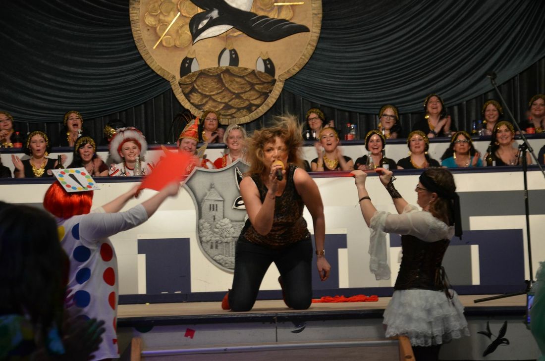 Comedian Mirja Regensburg begeisterte die feierfreudigen Damen.