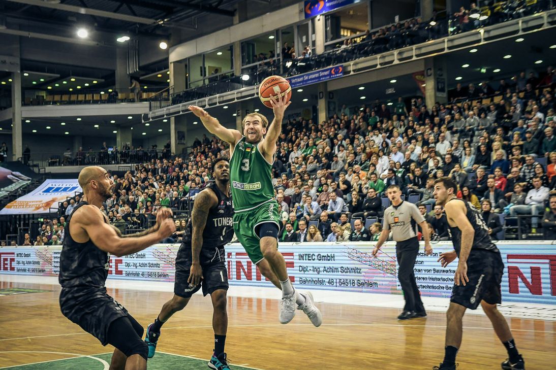 Gladiators-Spieler Kevin Smit in Aktion. Foto: Photogroove / Simon Engelbert