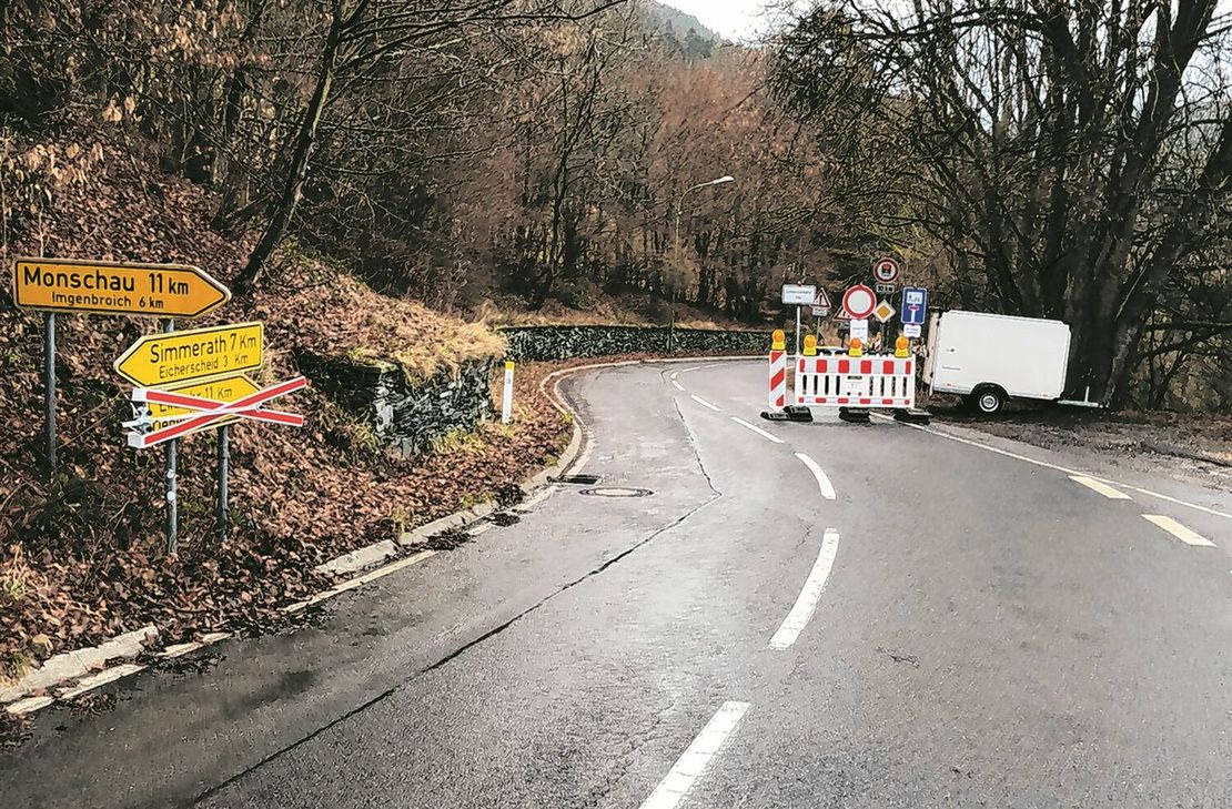 Die Ortsdurchfahrt von Hammer ist wegen der Erneuerung der Trinkwasserleitung und Bauarbeiten der Deutschen Glasfaser bis in den Mai hinein immer wieder gesperrt.