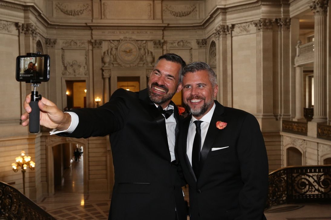 In San Francisco hat Frank Marx seine neue Familie gefunden. 2016 lernt er  Brent kennen, 2017 geben sie sich das Ja-Wort.