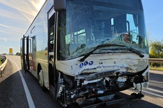Der verunfallte Bus.