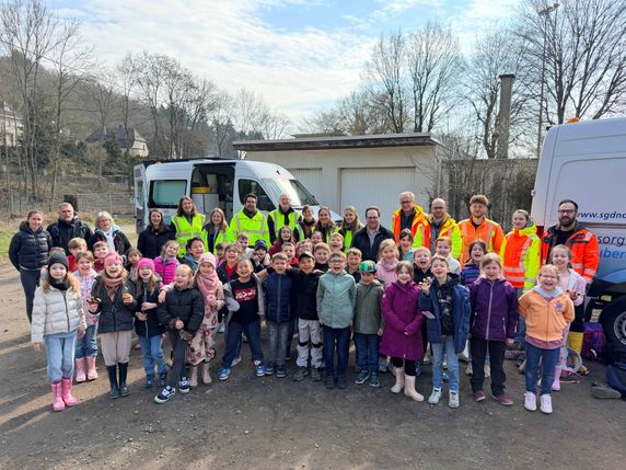 Die Untere Wasserbehörde organisierte eine Wasserolympiade für die Schüler der Clemens-Grundschule Mayen.