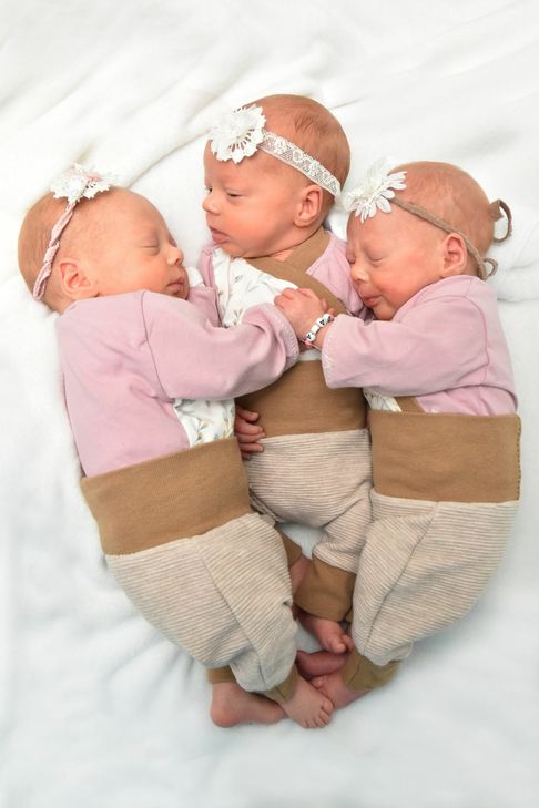 Bella, Celina und Dana Bachem aus Vossenack sind die ersten Drillinge, die der WochenSpiegel in seiner Rubrik »Neue Bürger im Monschauer Land« präsentiert. Foto: Annett Mirbach