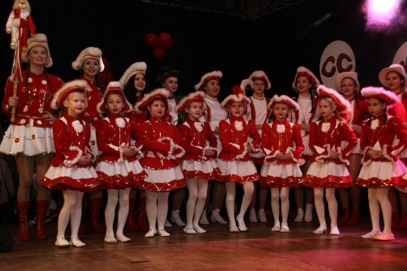 Die Kleinen und Großen der Tawerner Garde. Foto: FF