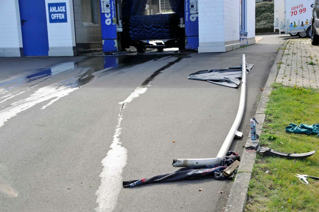 Zeugenaufruf von Staatsanwaltschaft und Polizei: Pkw- Fahrer entzog sich einer Polizei- Kontrolle durch Flucht - Polizeibeamte, Rettungskräfte und andere Verkehrsteilnehmer wurden erheblich gefährdet. Foto: psm