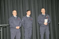 Bürgermeister Jorma Klauss verabschiedete Gemeindewehrführer Joachim Wynands nach zwölf Dienstjahren und hieß die neue Führung der Roetgener Feuerwehr willkommen: Stephan Schatz (r.) sowie Frank Lenzen und Frank Peters, die bereits Stellvertreter von Wynands waren.